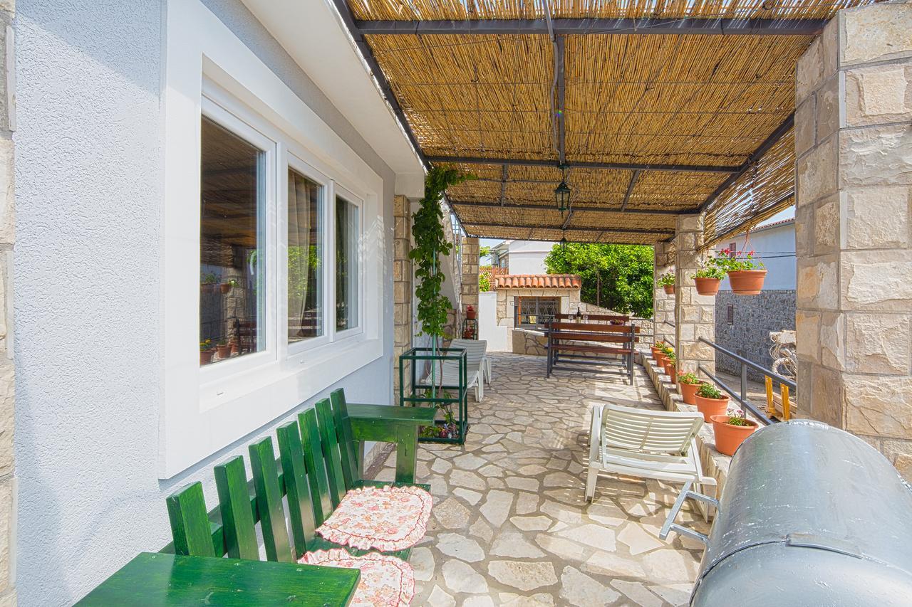 Apartman Kunjic Krimovica Exterior foto